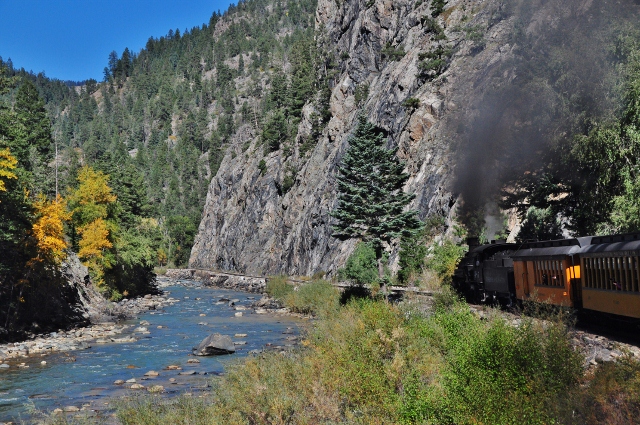 the scenery along the Animas River